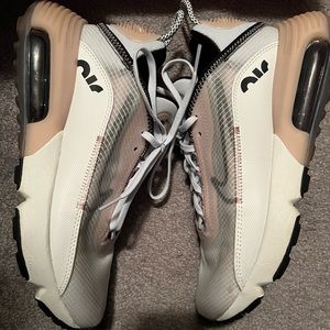 Womens Nike Air Max 2090